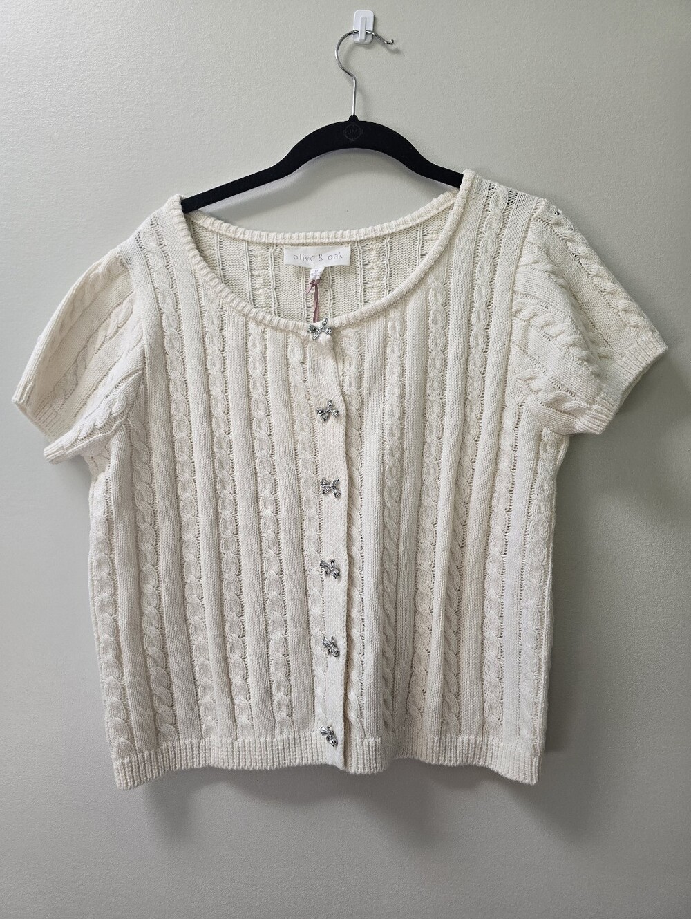 Olive & Oak Cream Cable-Knit Short Sleeve Cardigan with Decorative Clasps - Picture 2 of 5